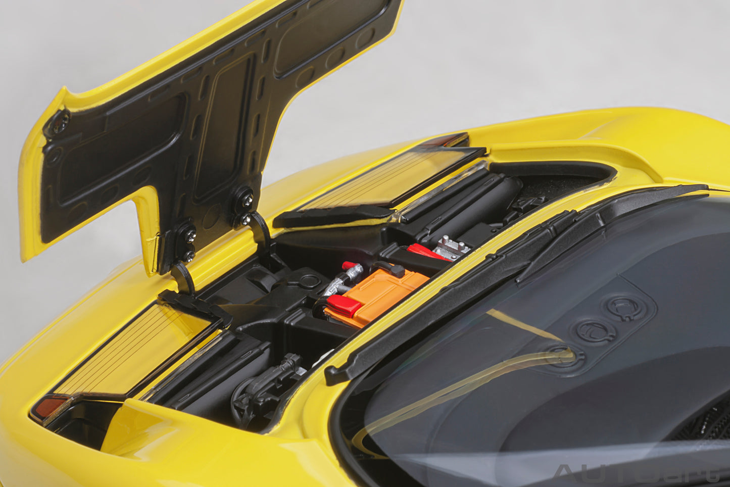 AUTOart 1:18 Bugatti EB110 SS Bugatti Yellow 70918