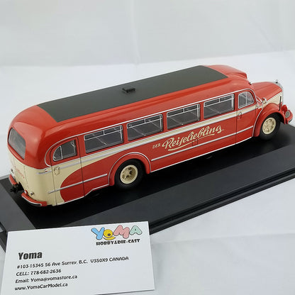 Schuco 1:43 Mercedes-Benz O6600 Travel favorite red/cream 450274900