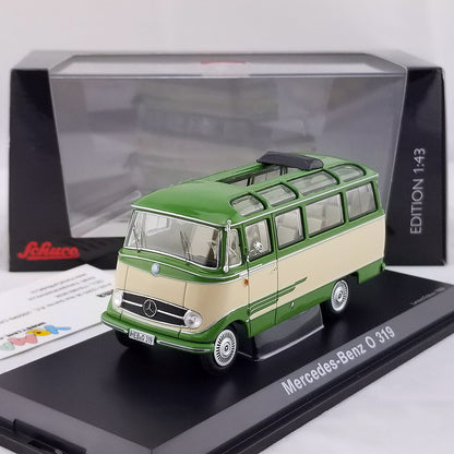 Schuco 1:43 Mercedes-Benz O319 green/cream 450291700