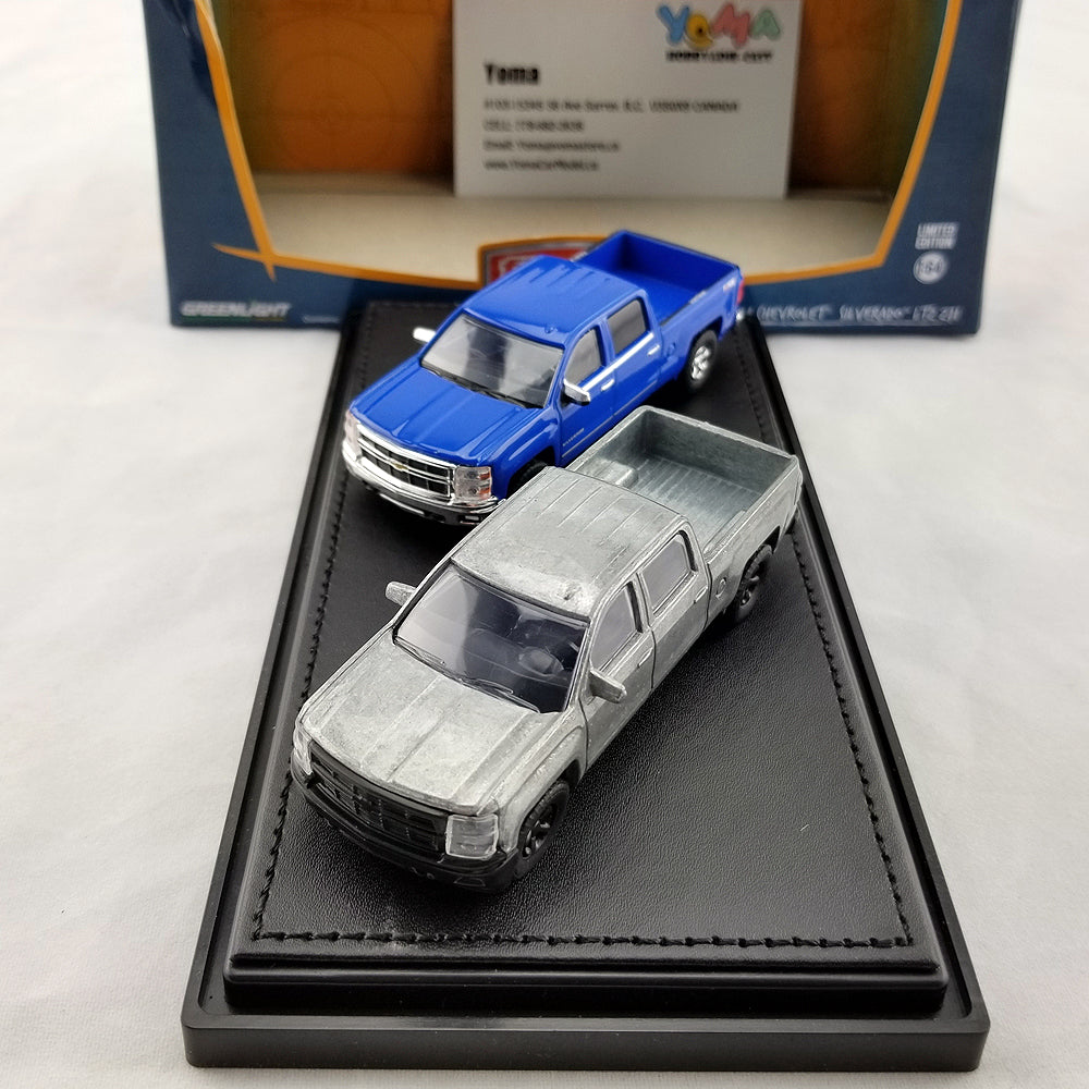 GreenLight 1:64 firstcut 2014+ Chevrolet Silverado (Hobby Exclusive 2-Car Set) Diecast Model Car 29827