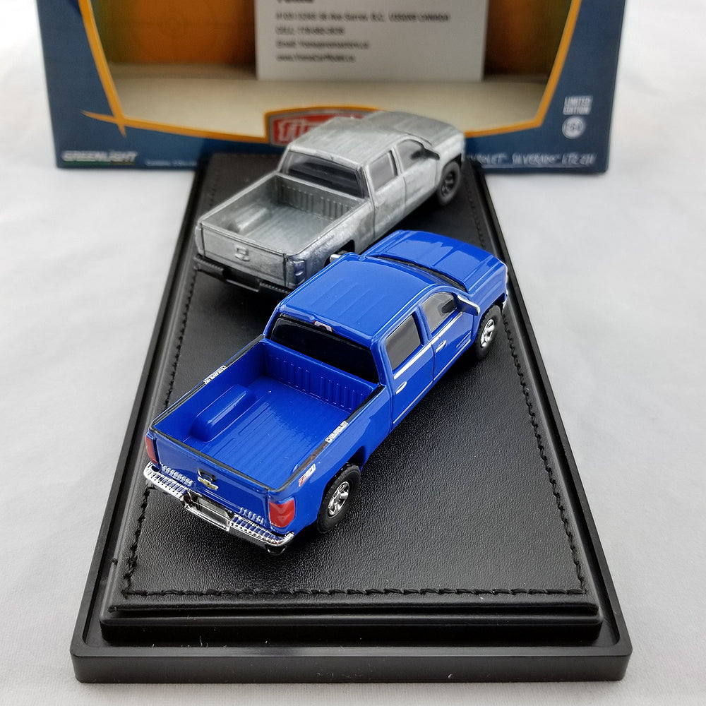 GreenLight 1:64 firstcut 2014+ Chevrolet Silverado (Hobby Exclusive 2-Car Set) Diecast Model Car 29827