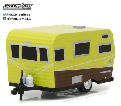 GreenLight 1:64 Hitched Homes Series 3 - 1958 Siesta - Green and Brown 34030-A