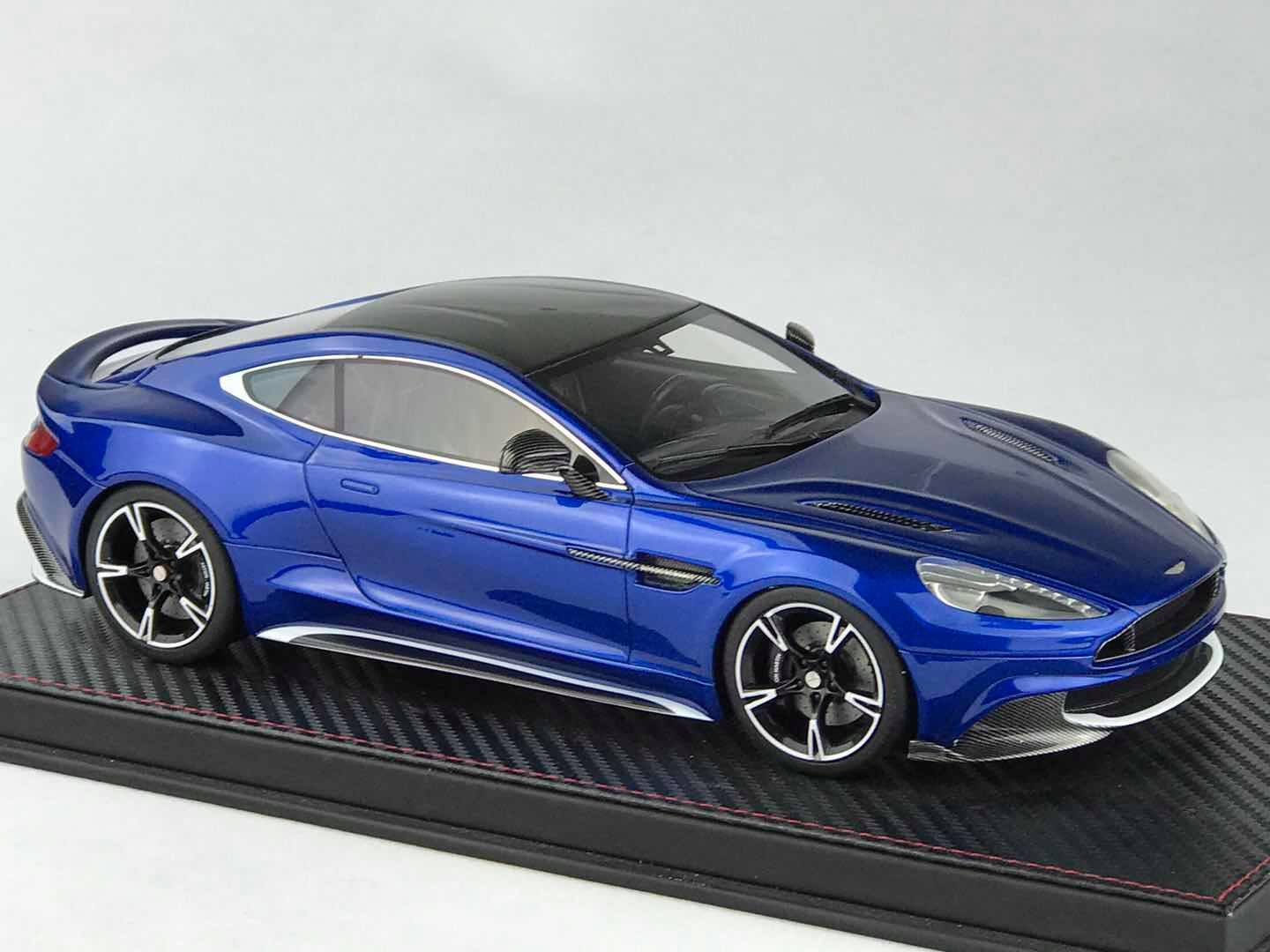 Frontiart AvanStyle 1:18 Aston Martin Vanquish S Blue AS018-50/10