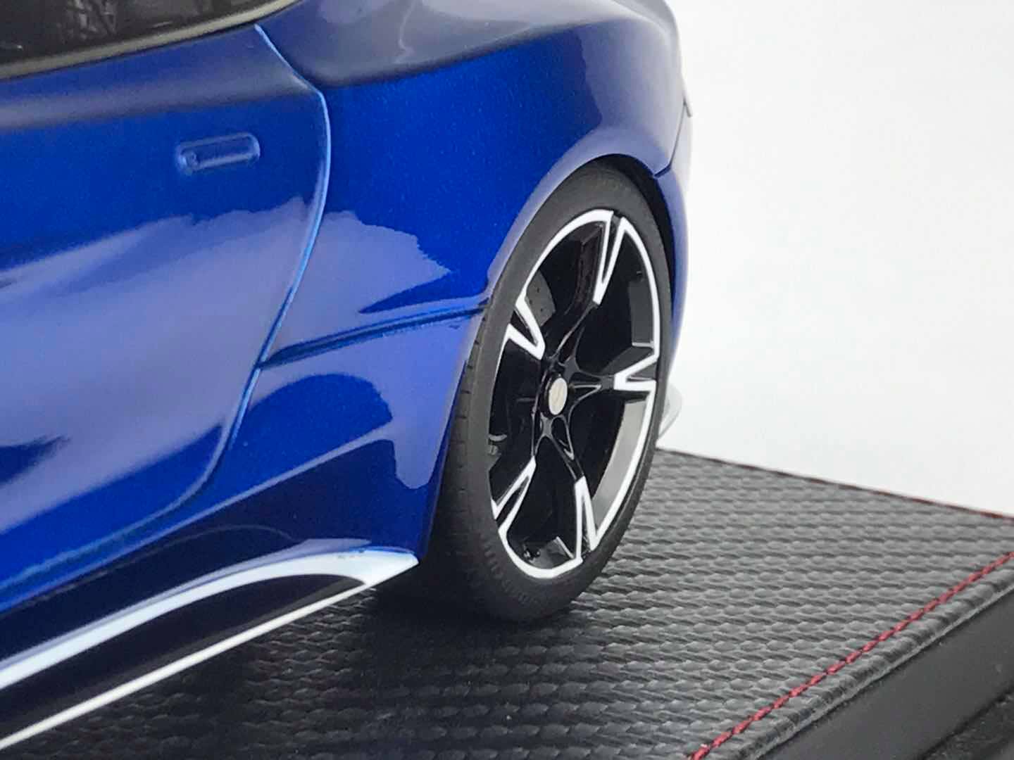 Frontiart AvanStyle 1:18 Aston Martin Vanquish S Blue AS018-50/10