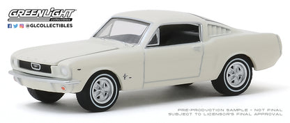 GreenLight 1:64 1965 Ford T5 - White 30120
