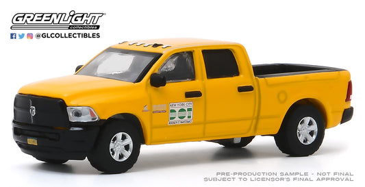 GreenLight 1:64 2017 Dodge Ram 2500 - New York City DOT Brooklyn Street Maintenance 30173