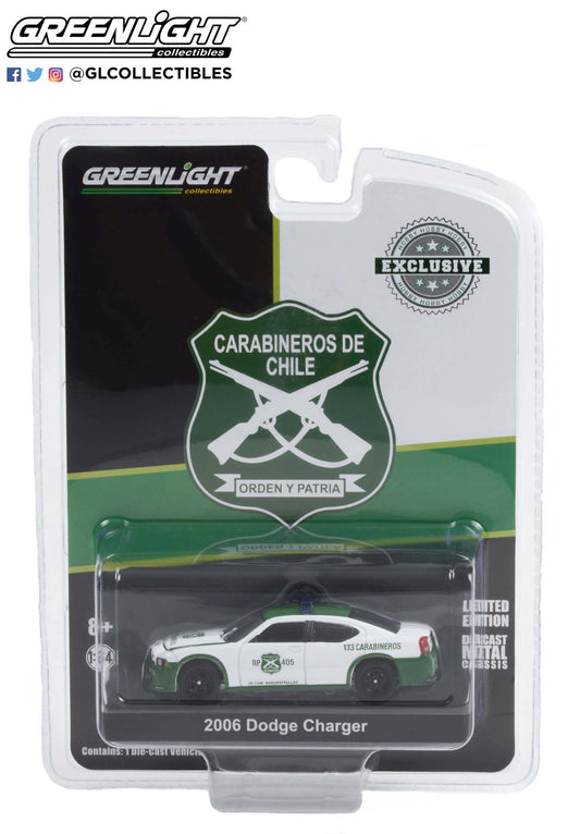 GreenLight 1:64 2006 Dodge Charger Police - Carabineros de Chile - White and Green (Hobby Exclusive) 30270