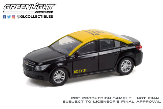 GreenLight 1:64 2013 Chevrolet Cruze - Santiago, Chile Taxi 30282