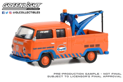 GreenLight 1:64 1970 Volkswagen Double Cab Pickup With Drop in Tow Hook - Gulf Oil That Good Gulf Gasoline 30412