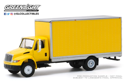 GreenLight 1:64 H.D. Trucks Series 18 - 2013 International Durastar Box Van - Yellow with Silver Trim 33180-B
