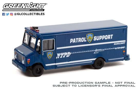 GreenLight 1:64 H.D. Trucks Series 22 - 2019 Step Van - New York City Police Dept (NYPD) Auxiliary Patrol Support 33220-C