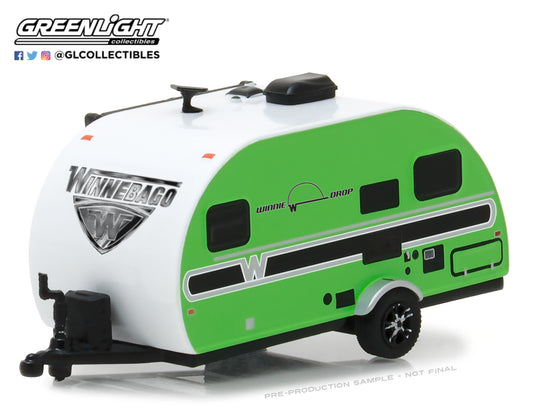 GreenLight 1:64 Hitched Homes Series 4 - 2017 Winnebago Winnie Drop - Green 34040-D