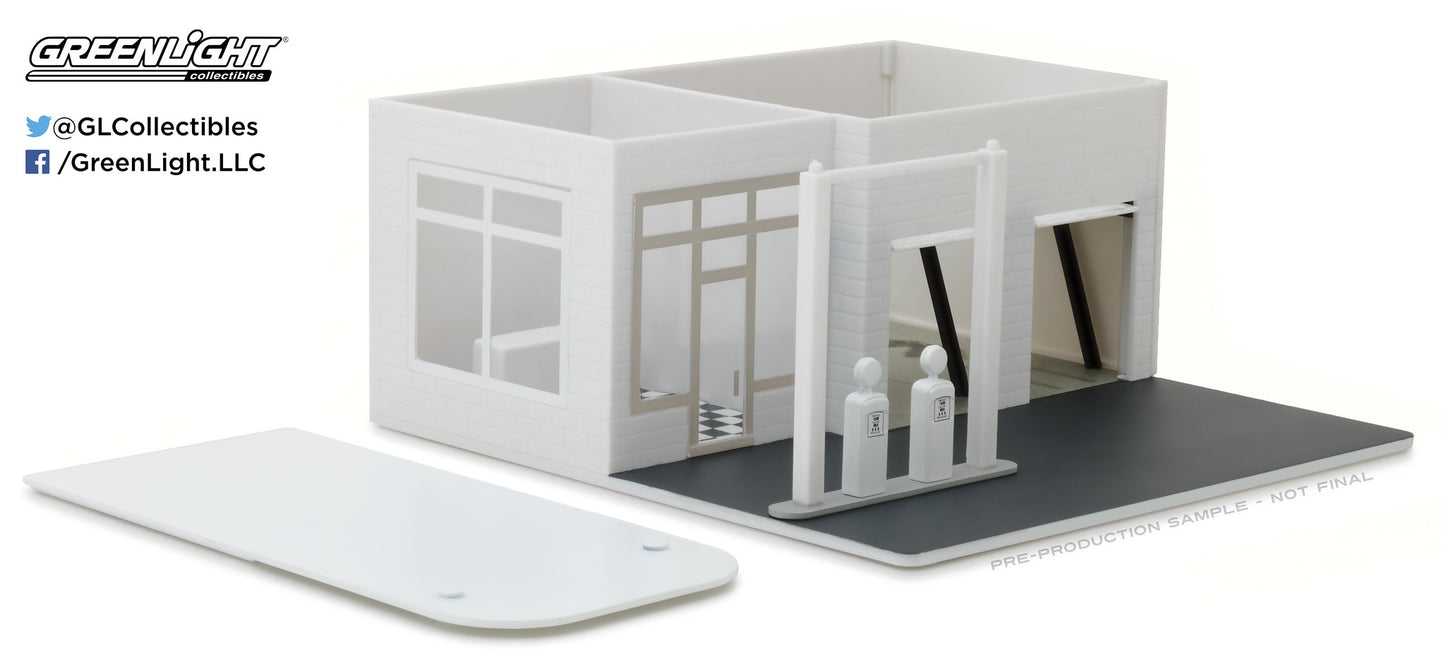 GreenLight 1:64 Mechanic's Corner - Vintage Gas Station - Plain White 57014