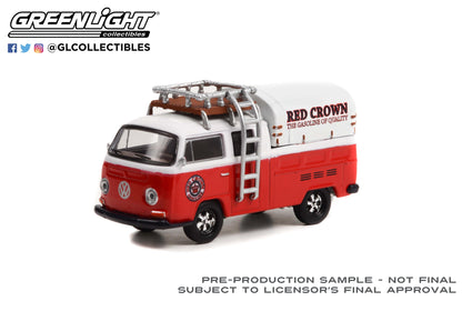 GreenLight 1:64 Club Vee-Dub Series 14 - 1969 Volkswagen Type 2 Double Cab Pickup with Roof Rack and Canopy - Red Crown Gasoline Solid Pack 36050-A