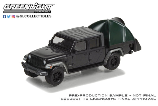 GreenLight 1:64 The Great Outdoors Series 2 - 2021 Jeep Gladiator High Altitude with Modern Truck Bed Tent Solid Pack 38030-E