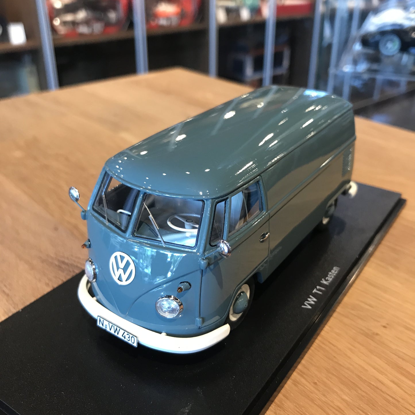 Schuco 1:32 Volkswagen T1 Box Van 450892500