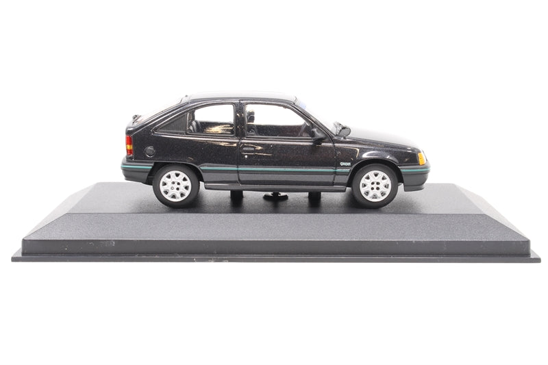 Minichamps 1:43 Opel Kadett E 1989 Black 400045901