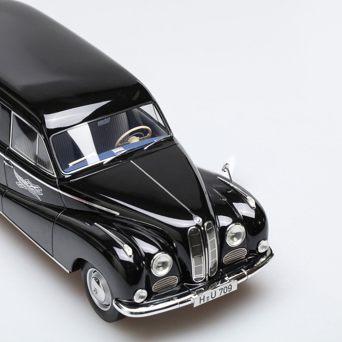 Schuco 1:18 BMW 502 Baroque Angel Hearse 450010800