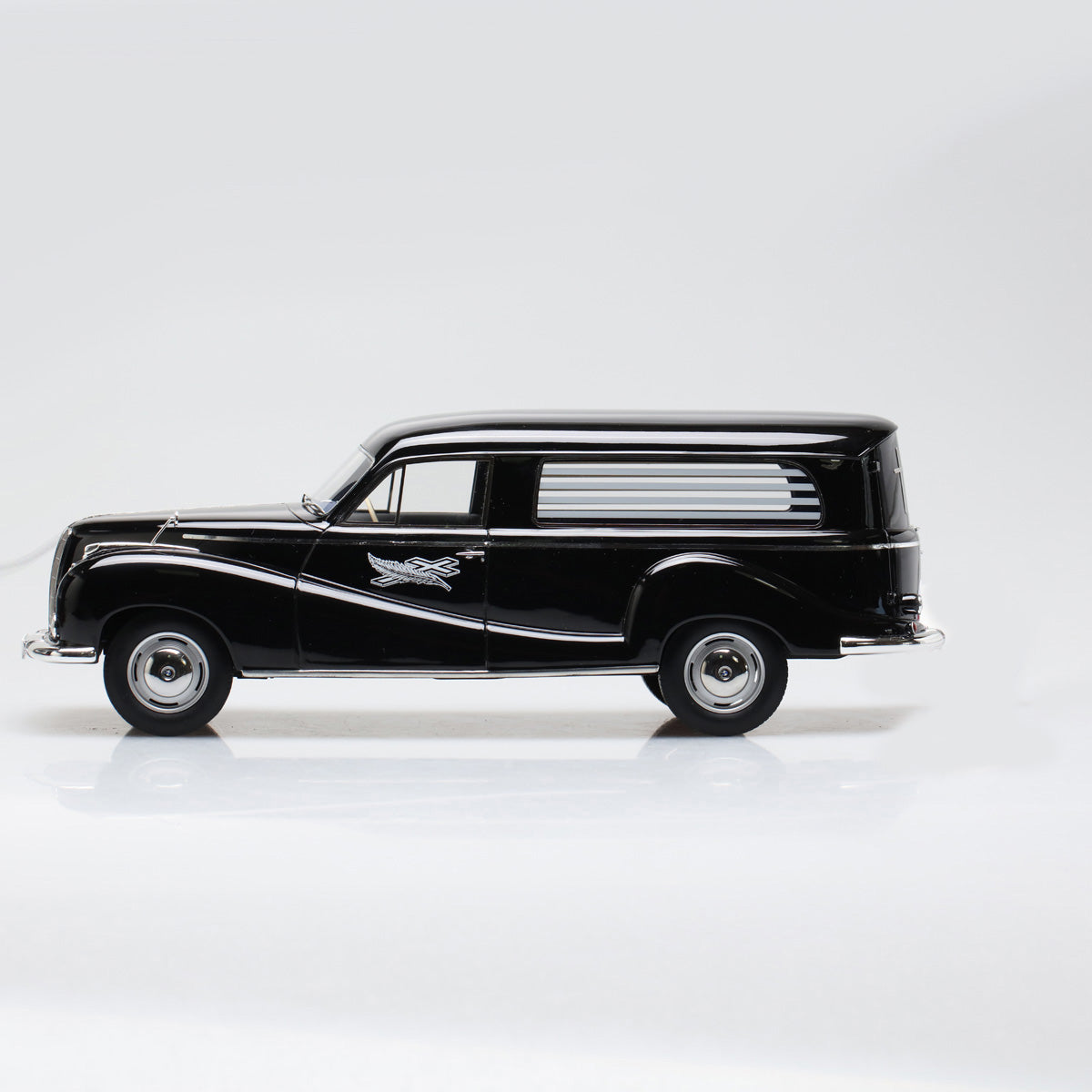 Schuco 1:18 BMW 502 Baroque Angel Hearse 450010800