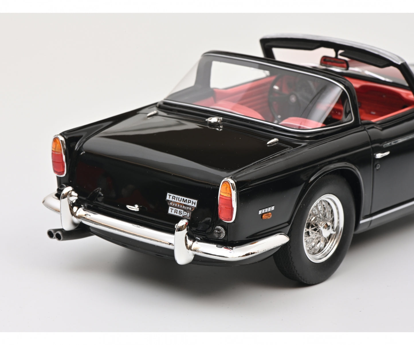Schuco 1:18 Triumph TR5 Black 450024700