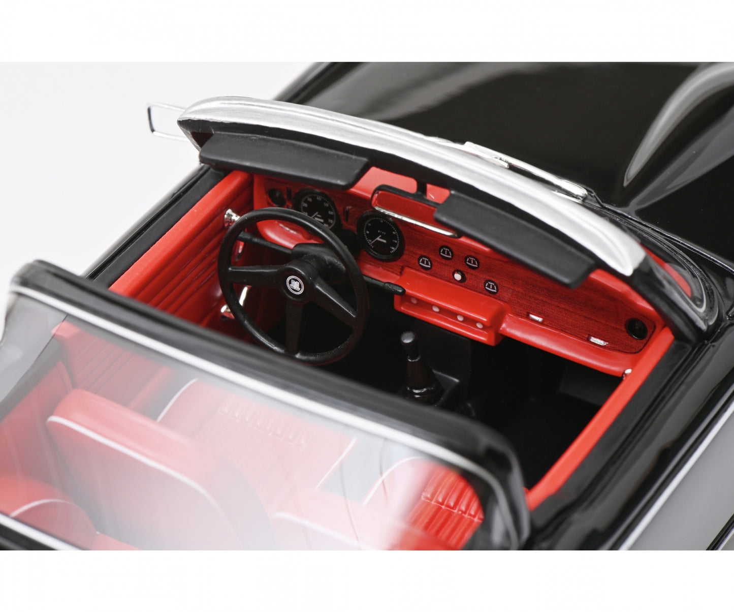 Schuco 1:18 Triumph TR5 Black 450024700