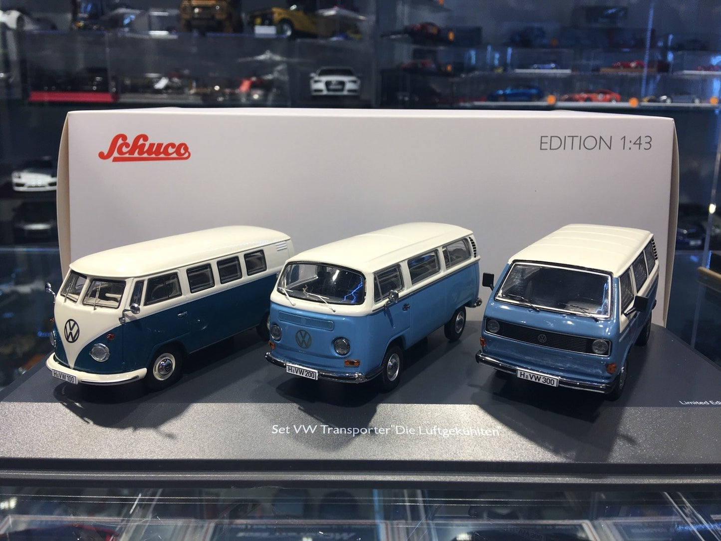 Schuco 1:43 Volkswagen T1 T2 T3 transporter 3 cars set 450374400