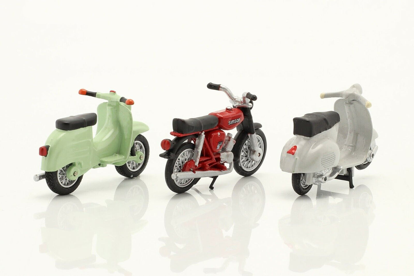 Schuco 1:43 Vespa 150 GS - Schwalbe KR51/1- KS50 Super Sport 3 motorcycles set 450380200