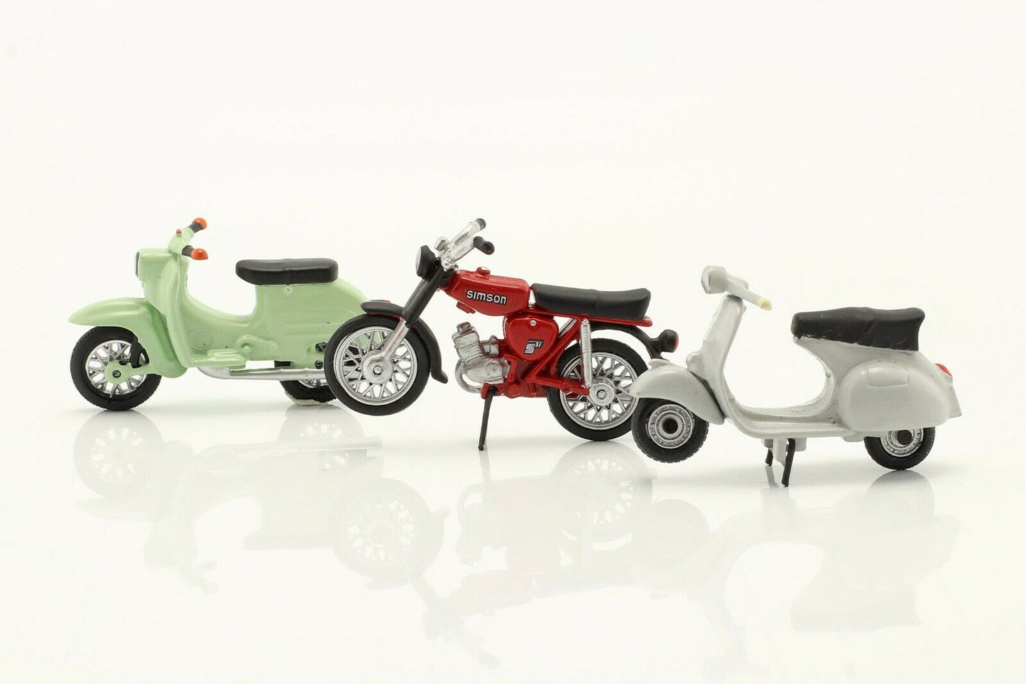 Schuco 1:43 Vespa 150 GS - Schwalbe KR51/1- KS50 Super Sport 3 motorcycles set 450380200