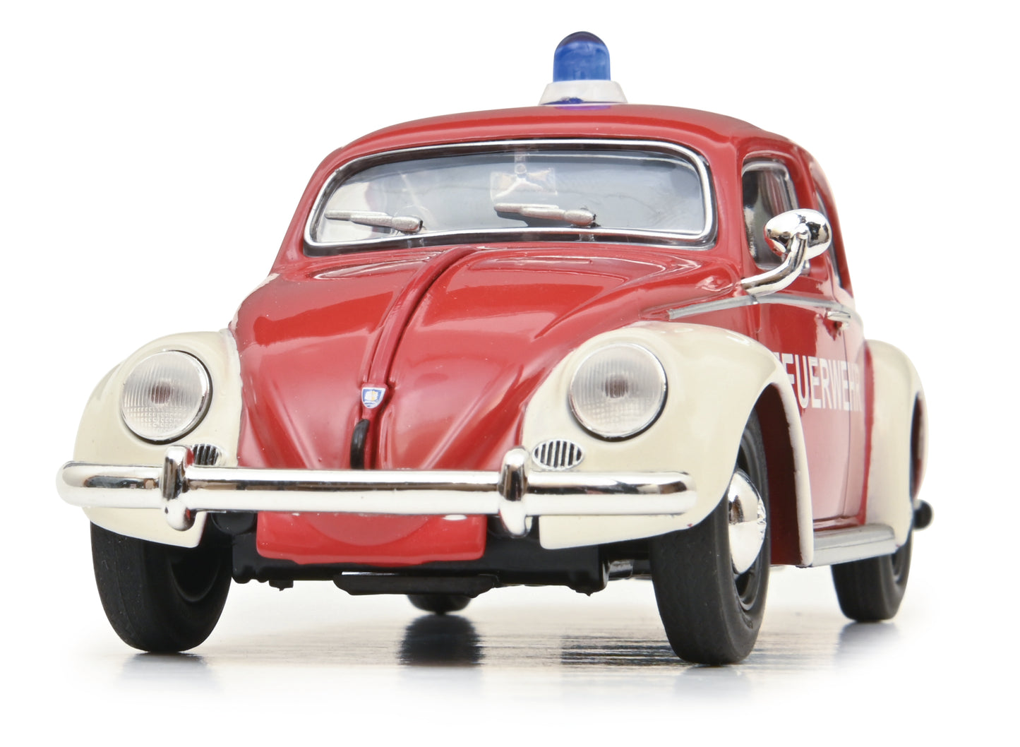 Schuco 1:32 MHI Volkswagen Beetle & T1 fire engine Set 450774300