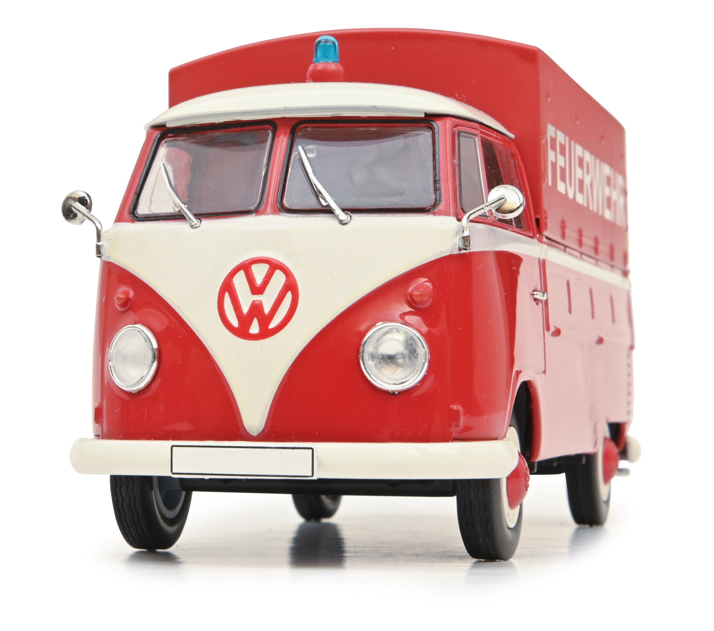 Schuco 1:32 MHI Volkswagen Beetle & T1 fire engine Set 450774300