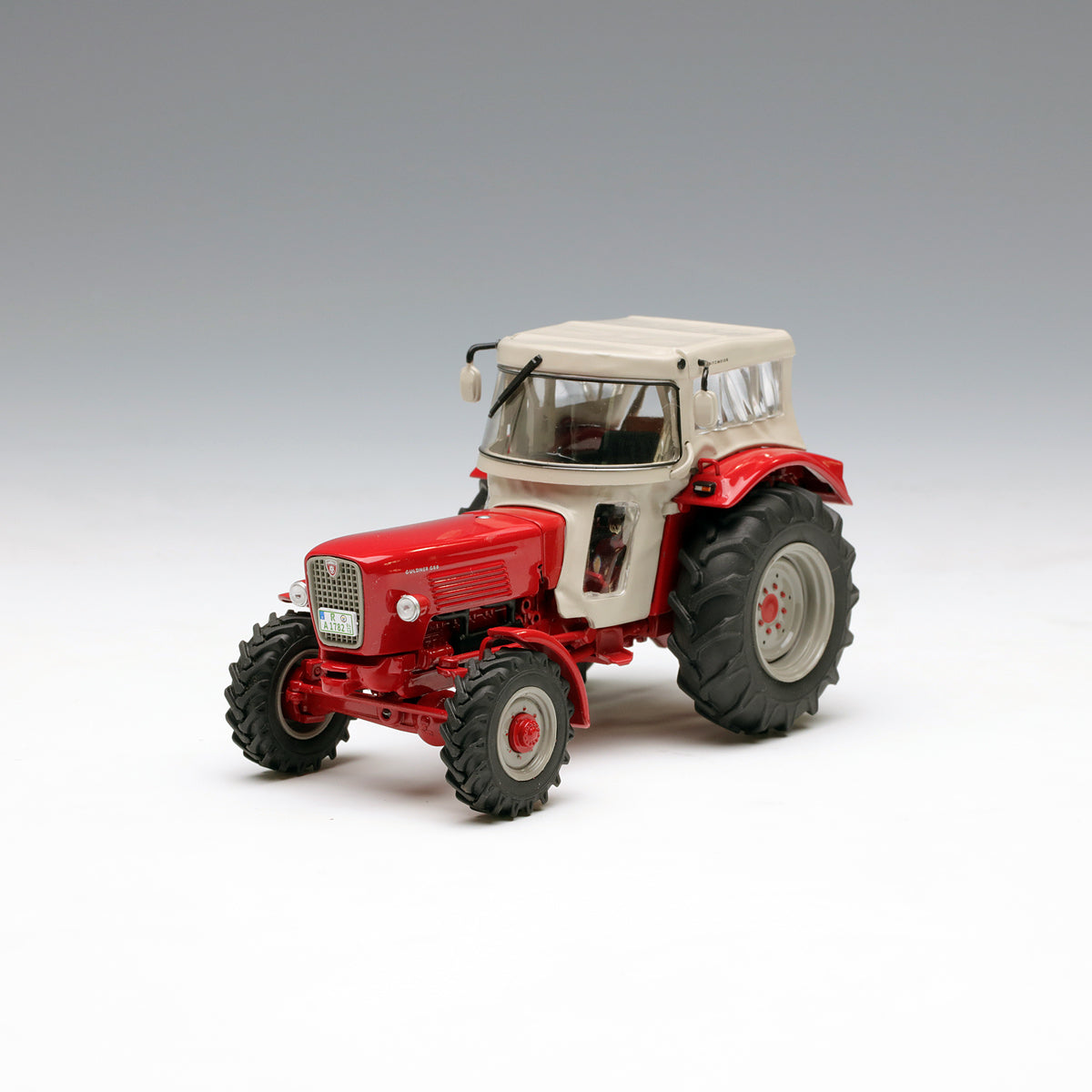 Schuco 1:32 Guldner G60A Tractor 450778400