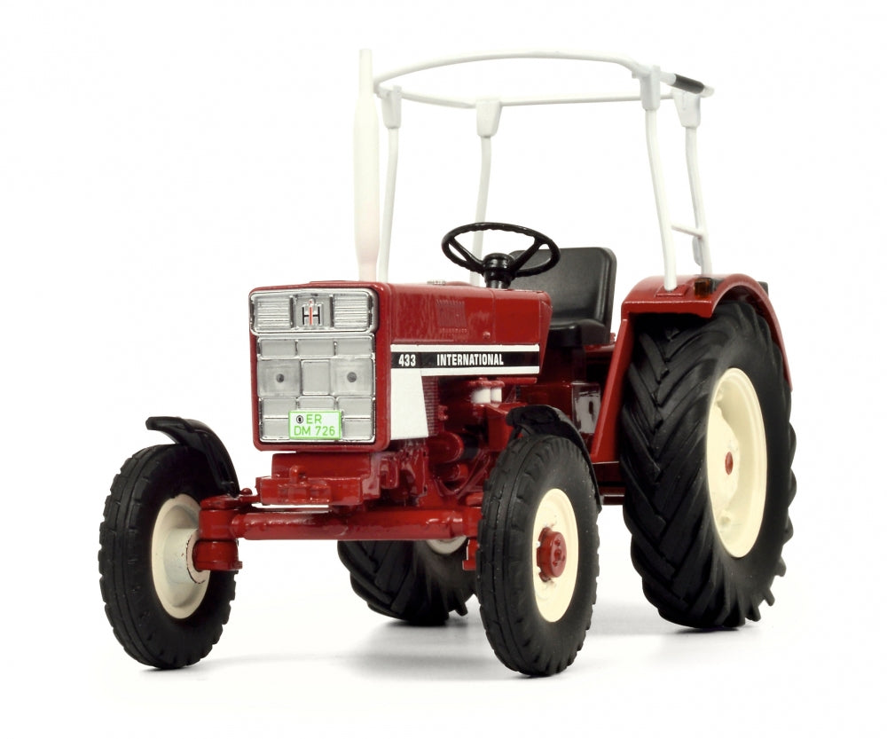 Schuco 1:32 International 433 with safety bar red tractor 450779300
