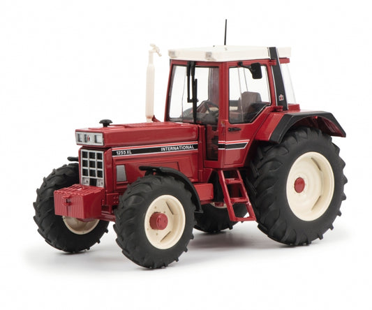 Schuco 1:32 IHC 1255XL Tractor red 450781000
