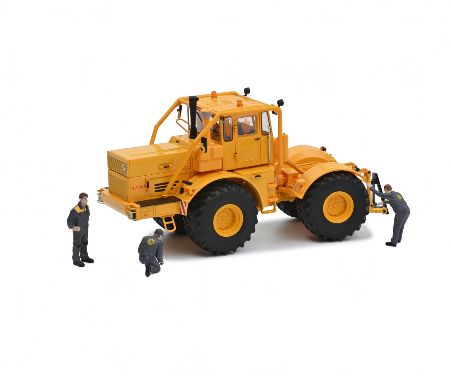 Schuco 1:32 Kirovets K-700 A tractor with Figures 450784600