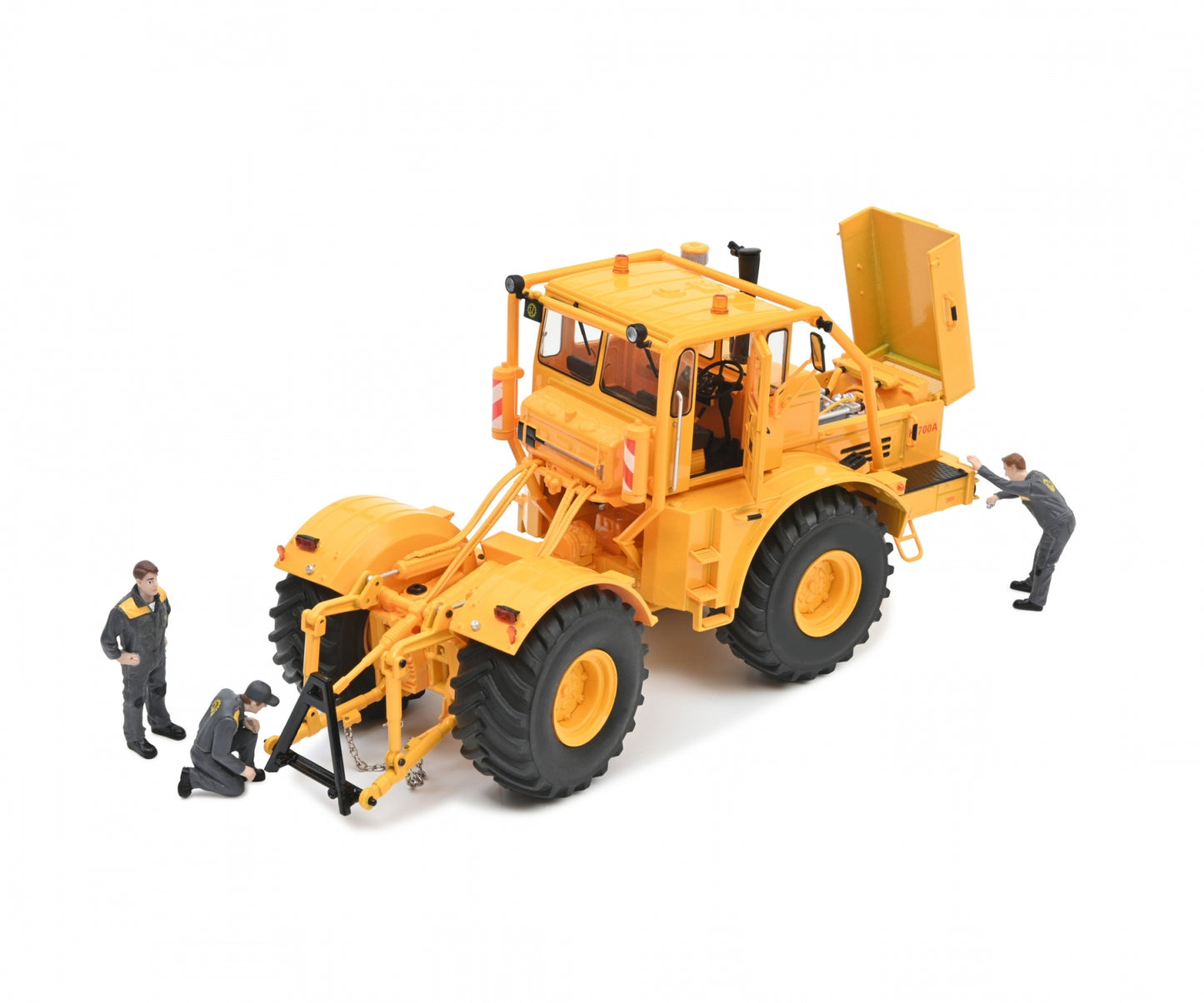 Schuco 1:32 Kirovets K-700 A tractor with Figures 450784600
