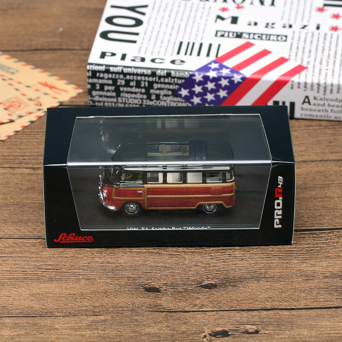 Schuco 1:43 Volkswagen VW T1 Transporter Samba Van Woody 450894300