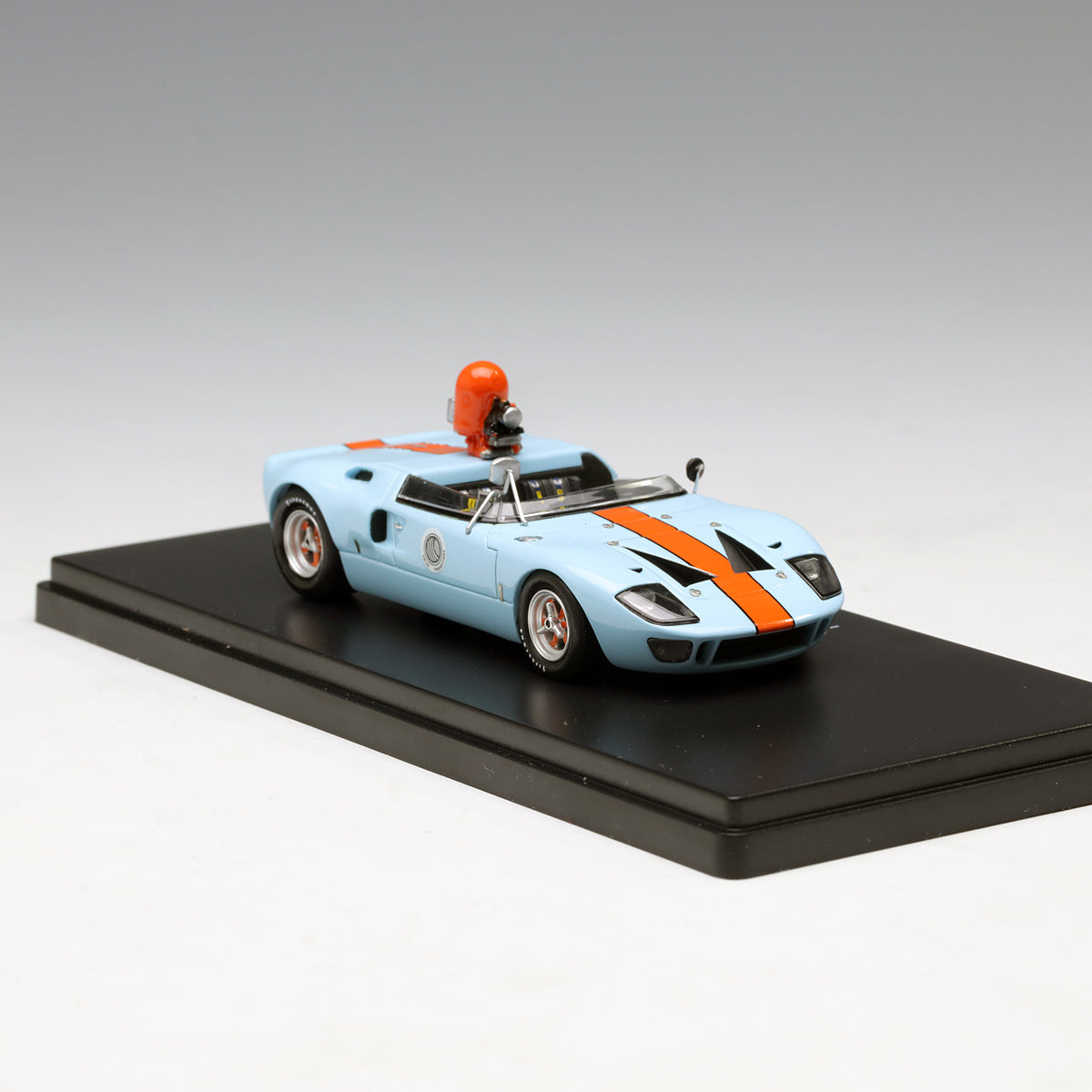 Schuco 1:43 Ford GT 40 "Le Mans" Camera Car 450899600