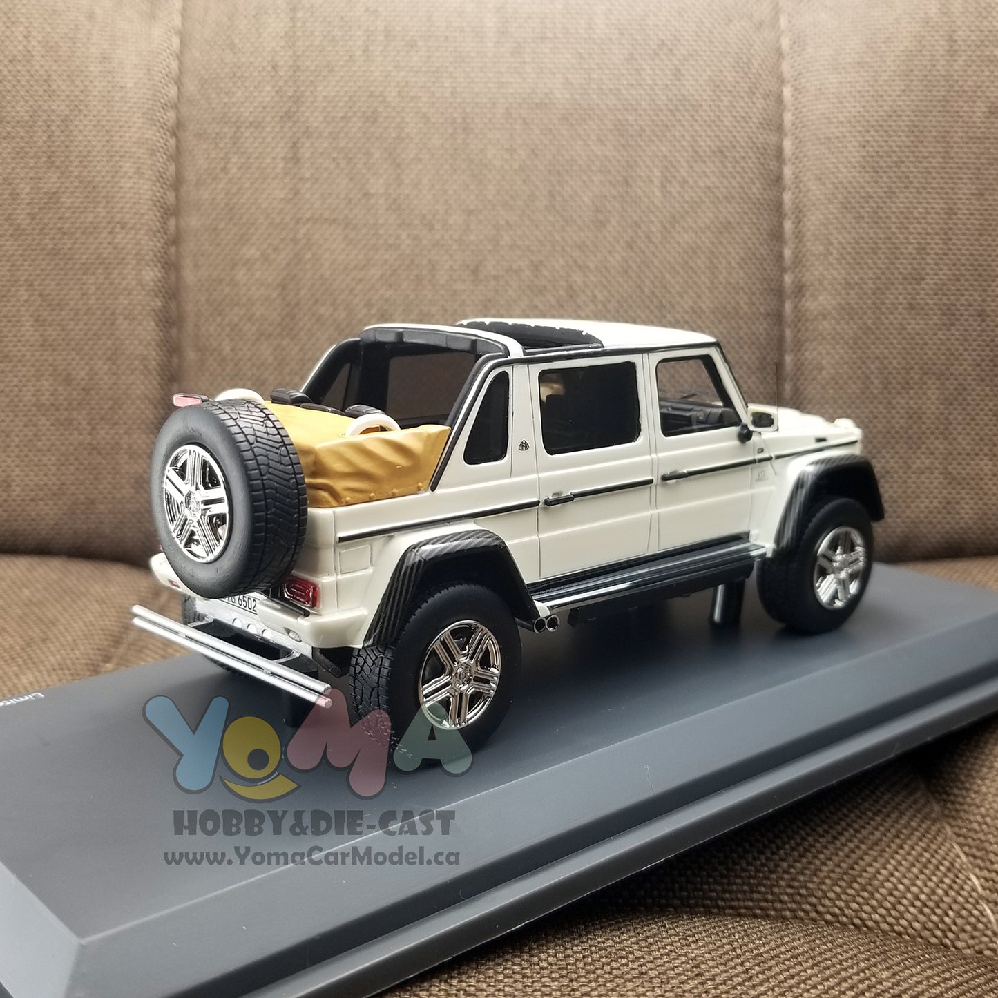 Schuco 1/43 Mercedes-Maybach G650 Landaulet white 450900500
