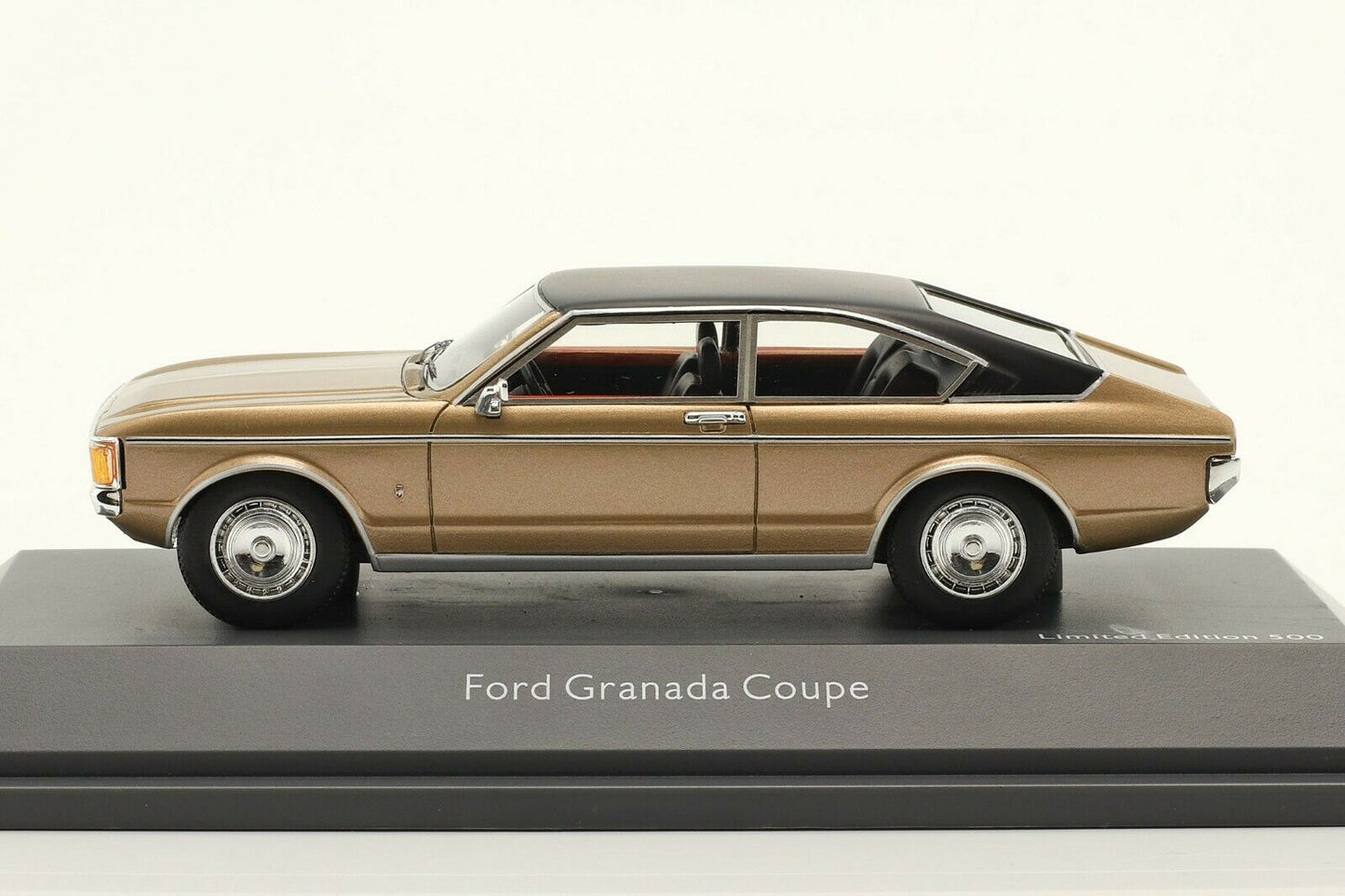 Schuco 1:43 Ford Granada Coupe gold 450914300