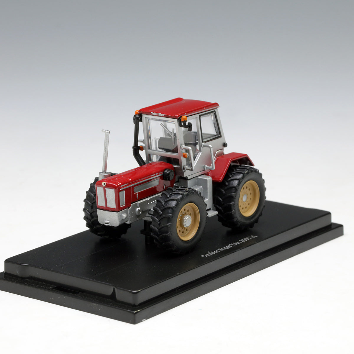 REE BA005 - Tracteur Someca SOM 40, orange, roue 28 pouces, 1957 REE BA005 - Tracteur Someca SOM 40, orange, roue 28 pouces, 1957