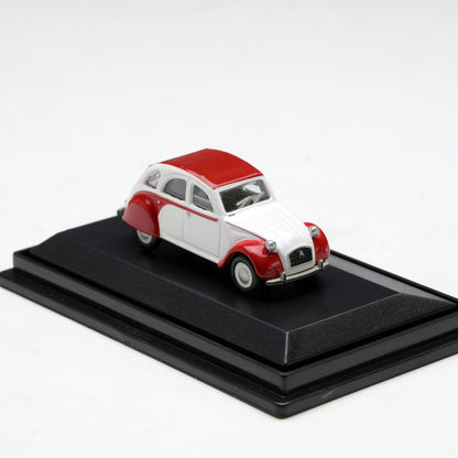 Schuco 1:87 Citroen 2CV Dolly Red/White 452608700