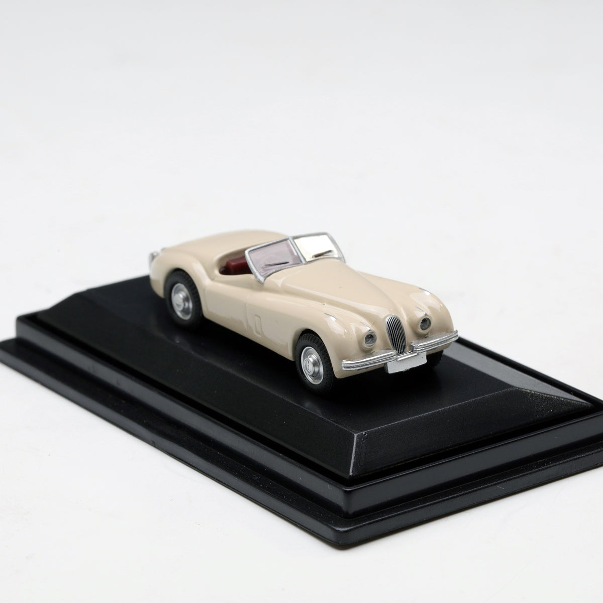 Schuco 1:87 Jaguar XK120 452617300