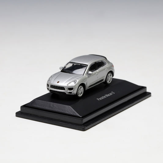 Schuco 1:87 Porsche Macan S Silver 452621500