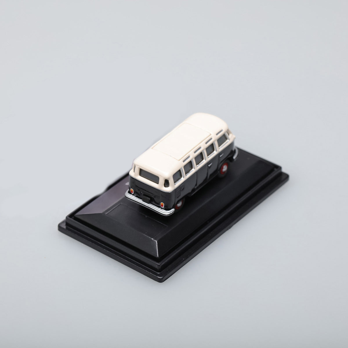 Schuco 1:87 Volkswagen T1c Samba black/white 452632000