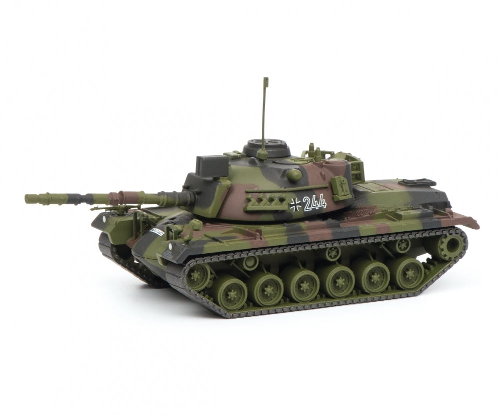 Schuco 1/87 M48G infantry combat vehicle Bundeswehr camouflaged tank 452635900