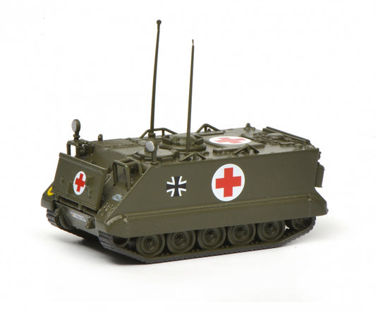 Schuco 1/87 M113 infantry ambulance vehicle Bundeswehr 452636100