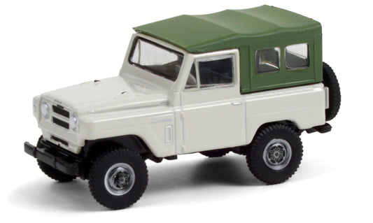 GreenLight 1:64 Tokyo Torque Series 9 - 1973 Nissan Patrol 60 - Tan with Green Roof 47070-D