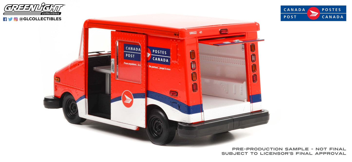 GreenLight 1:18 Canada Post Long-Life Postal Delivery Vehicle (LLV) 13571