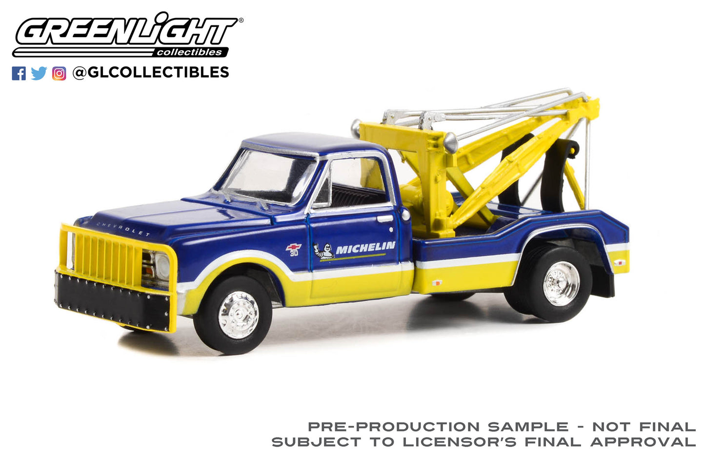 GreenLight 1:64 Dually Drivers Series 11 - 1967 Chevrolet C-30 Dually Wrecker - Michelin Service Center 46110-A