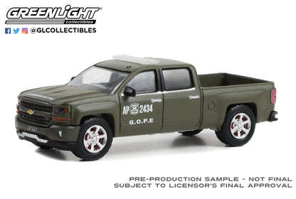 GreenLight 1:64 2018 Chevrolet Silverado Z71 Police - Carabineros de Chile - Grupo de Operaciones Policiales Especiales (GOPE) (Hobby Exclusive) 30384